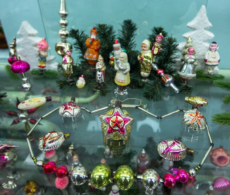 Елочные игрушки СССР в музее фабрики города Высоковск